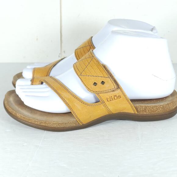 Taos Women’s Zon US6 Wheat Leather Toe Loop Flat Thong Sandals Shoes - Picture 2 of 16